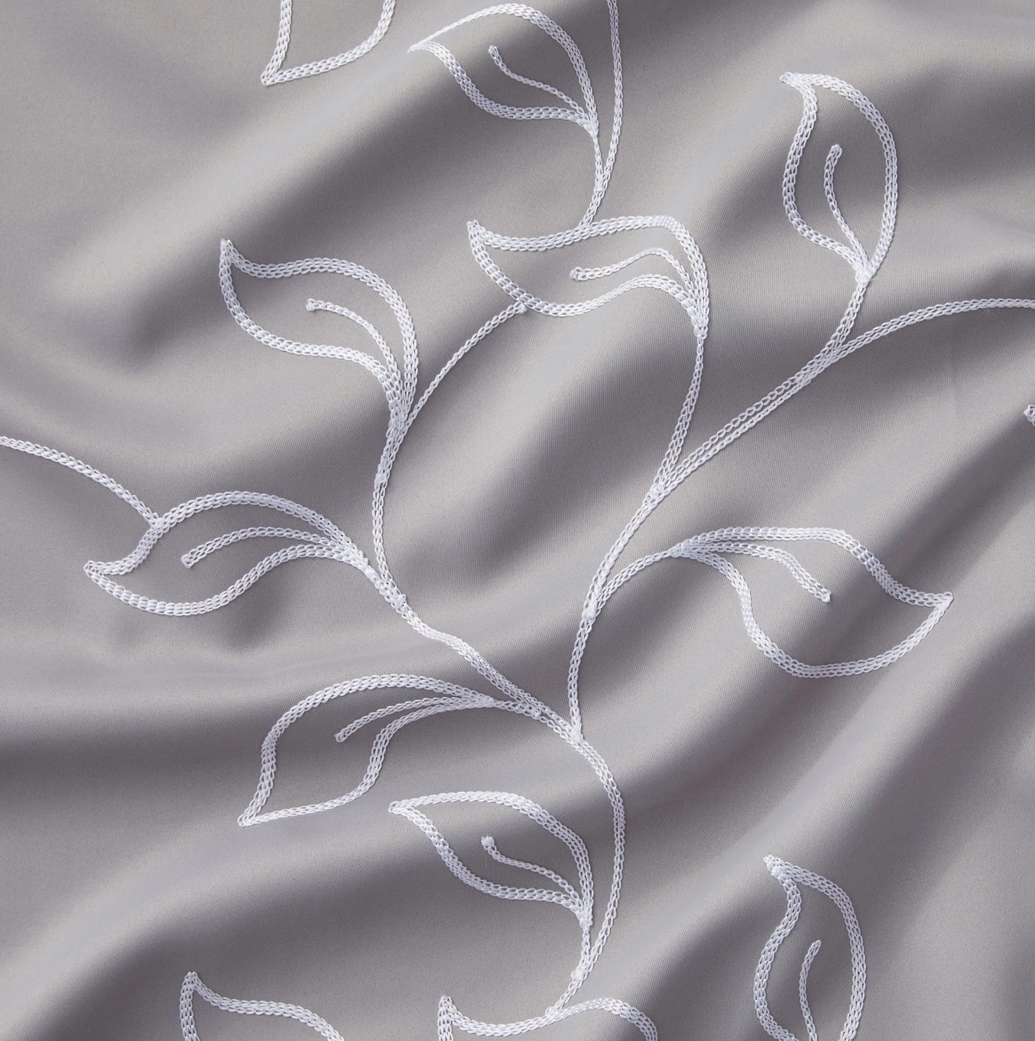 HLC.ME Onyx By Obscura Carol Floral Blackout Curtains - Light Grey - Set Of 2 8 HLC.ME Onyx By Obscura Carol Floral Blackout Curtains - Light Grey - Set Of 2