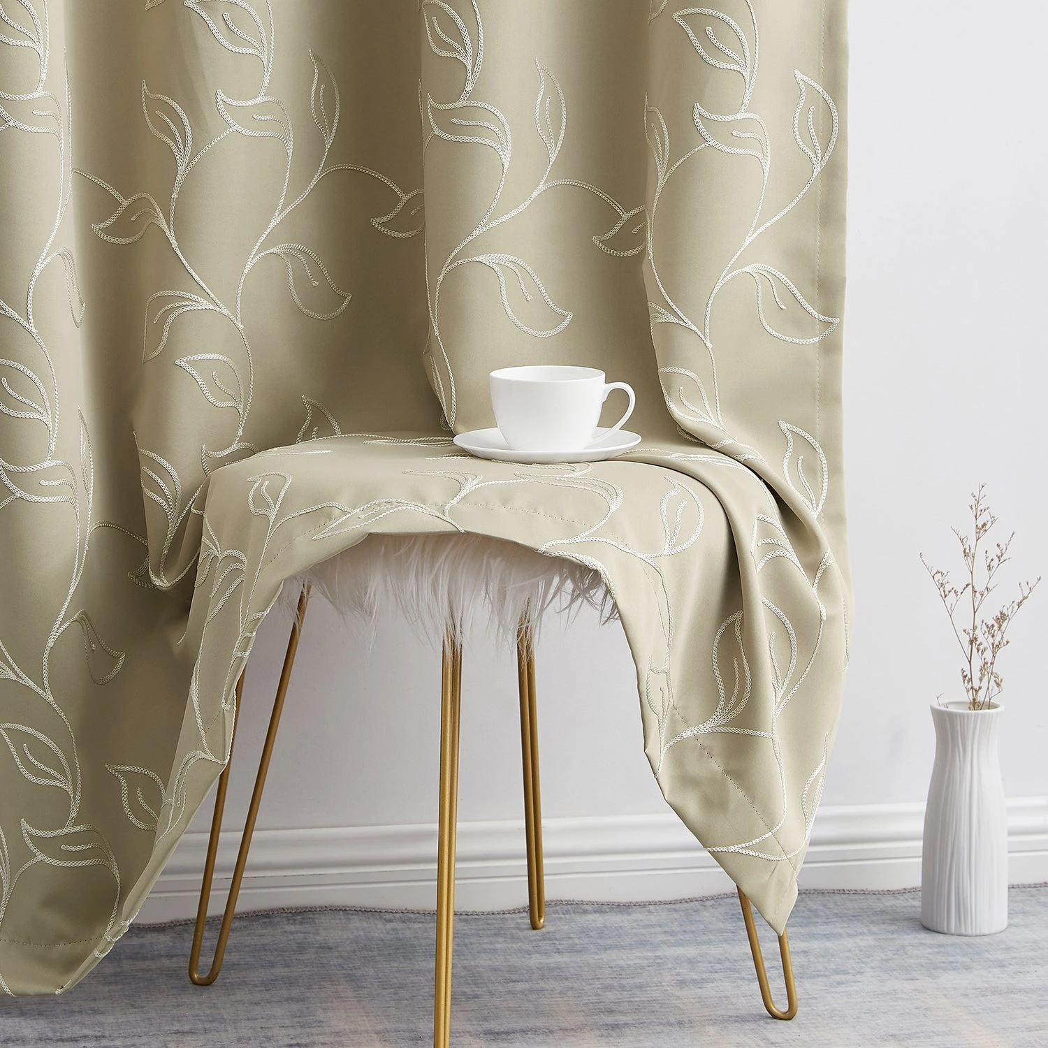 HLC.ME Onyx By Obscura Carol Floral Blackout Curtains - Taupe - Set Of 2 6 HLC.ME Onyx By Obscura Carol Floral Blackout Curtains - Taupe - Set Of 2